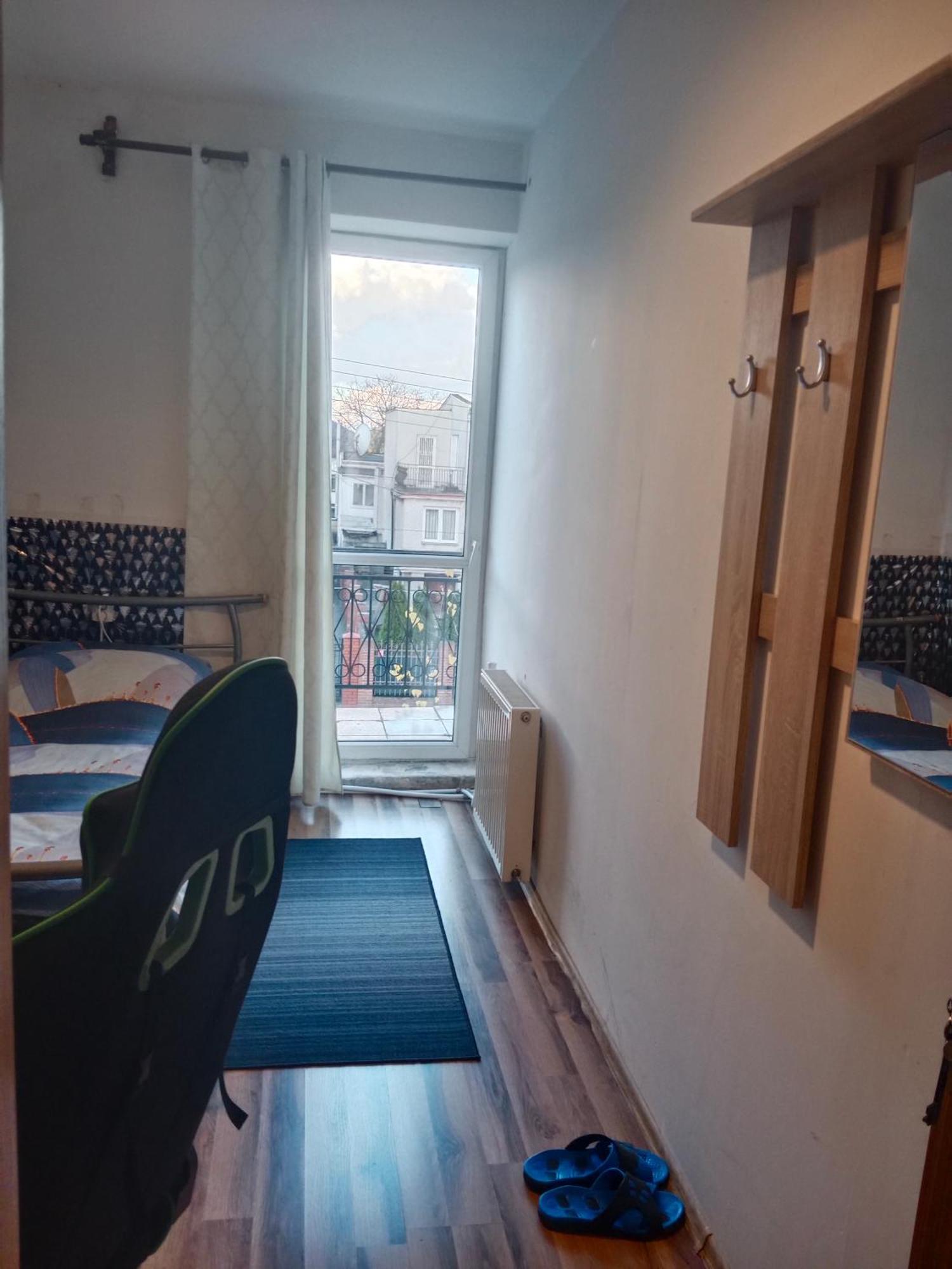 La Madriguera Bed & Breakfast Raszyn Exterior photo